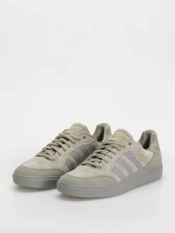 adidas Tyshawn LOW Shoes