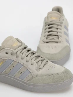 adidas Tyshawn LOW Shoes