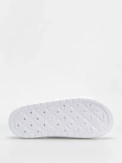 Converse Essential Flip-flops