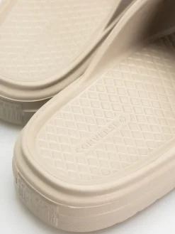 Converse Essential Flip-flops