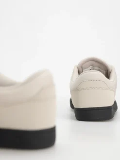 DC Crisis 2 Shoes