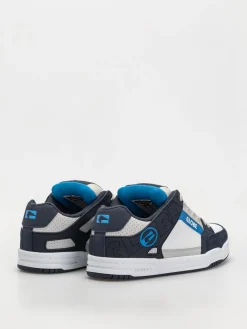 Globe Shoes Tilt