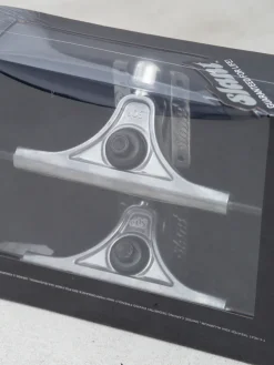 Globe Slant Reverse Kingpin Trucks