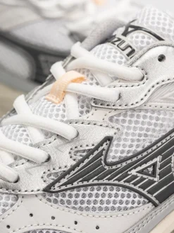Mizuno MXR Shoes