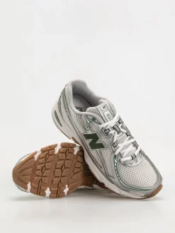 New Balance 740 Shoes