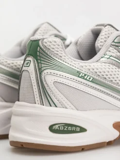 New Balance 740 Shoes