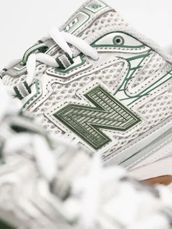 New Balance 740 Shoes