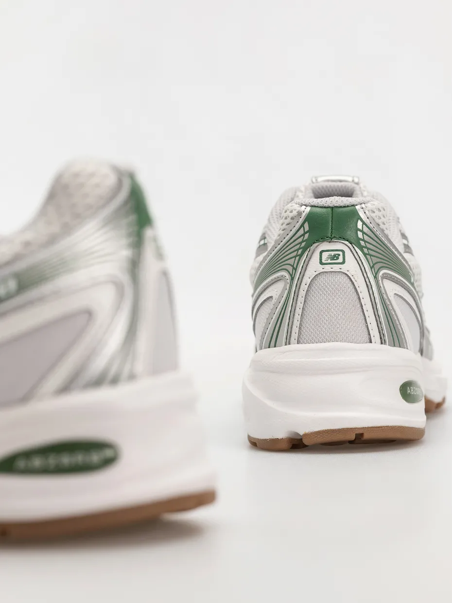 New Balance 740 Shoes