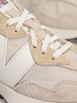 New Balance 327 Shoes