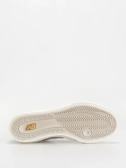 New Balance 272 Shoes