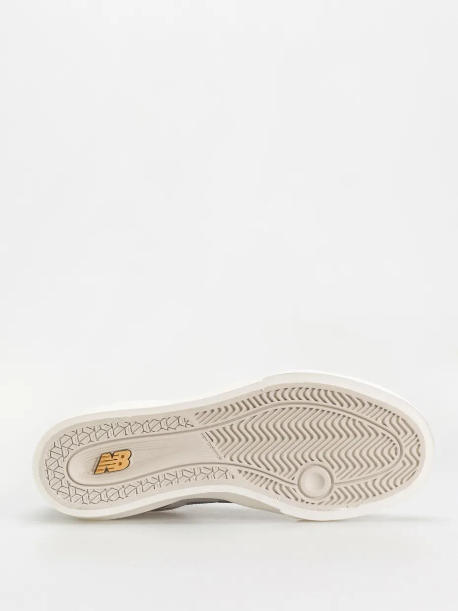 New Balance 272 Shoes