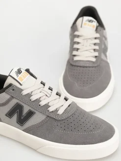 New Balance 272 Shoes