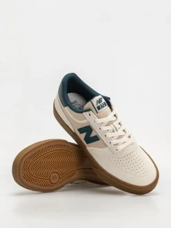 New Balance 272 Shoes