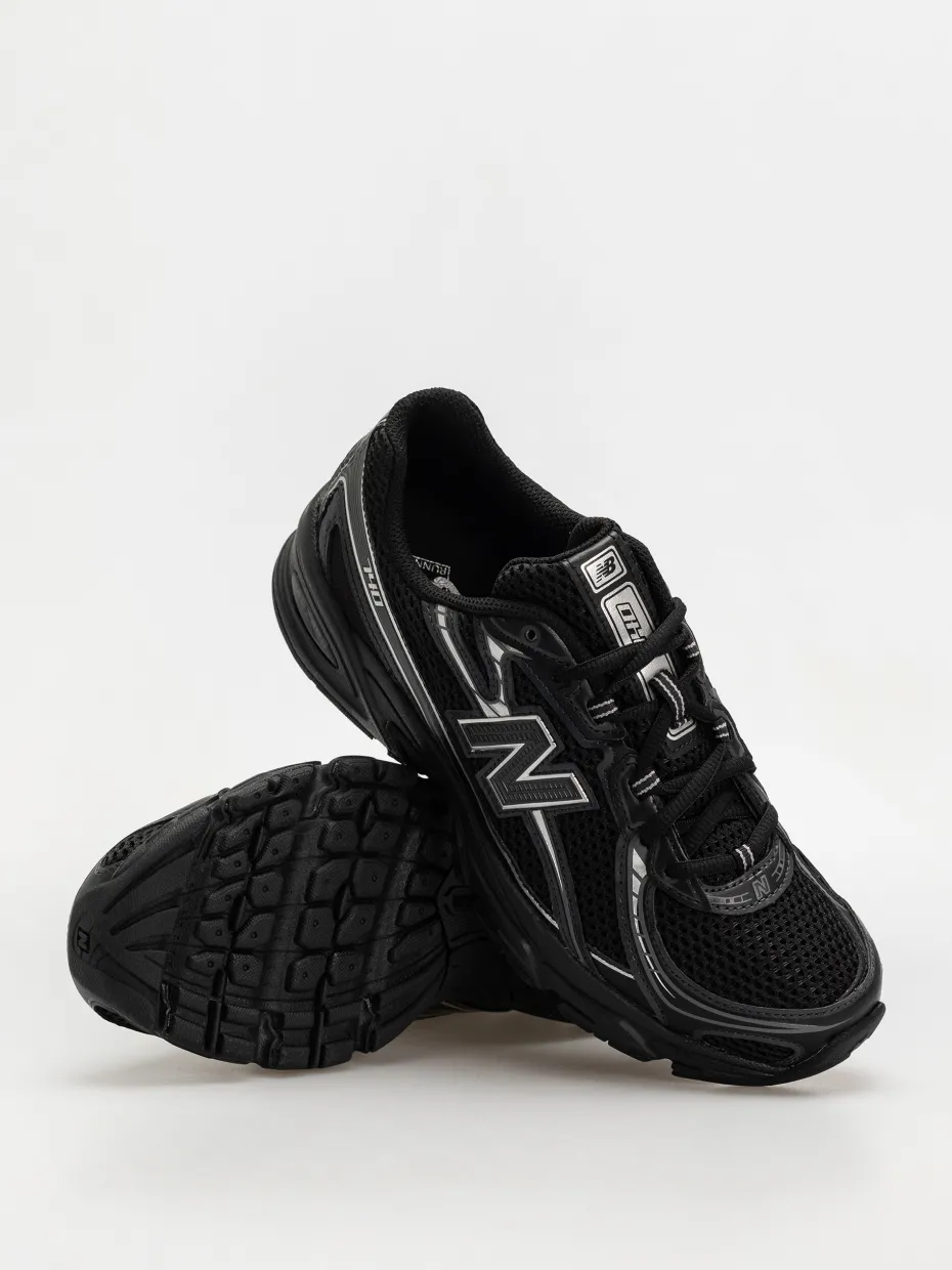New Balance 740 Shoes