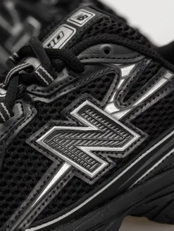 New Balance 740 Shoes