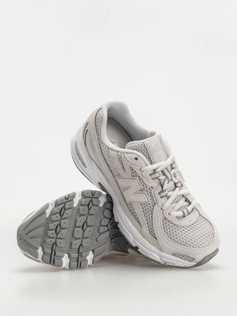 New Balance 740 Shoes