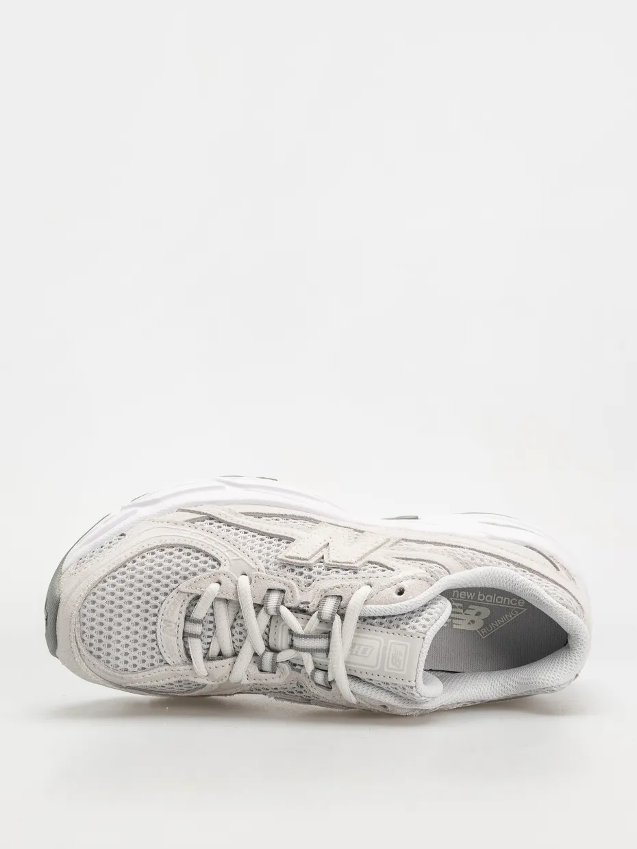 New Balance 740 Shoes