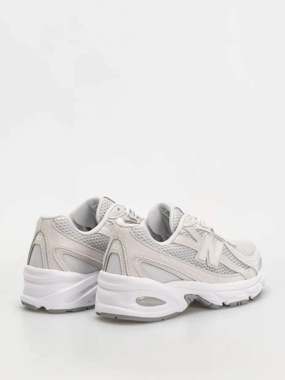 New Balance 740 Shoes