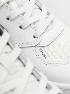 New Balance 600 Shoes