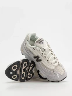 New Balance 1000 Shoes