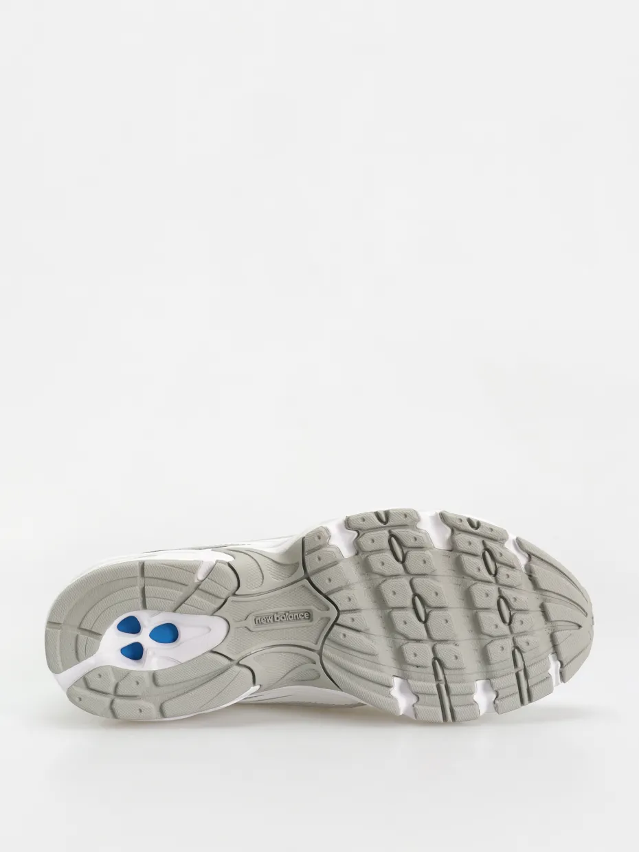 New Balance 740 Shoes
