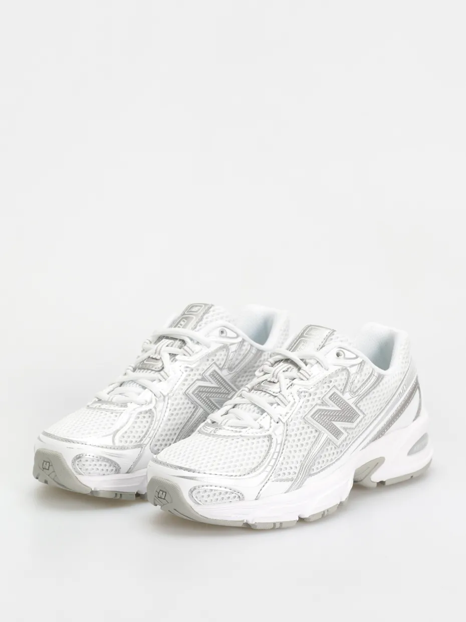 New Balance 740 Shoes