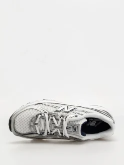 New Balance 740 Shoes
