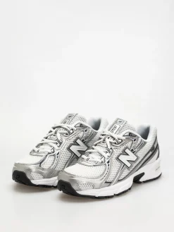 New Balance 740 Shoes