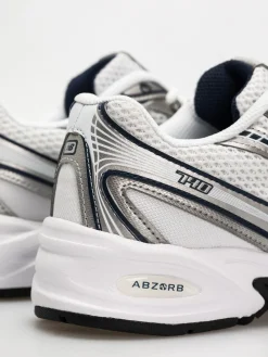 New Balance 740 Shoes