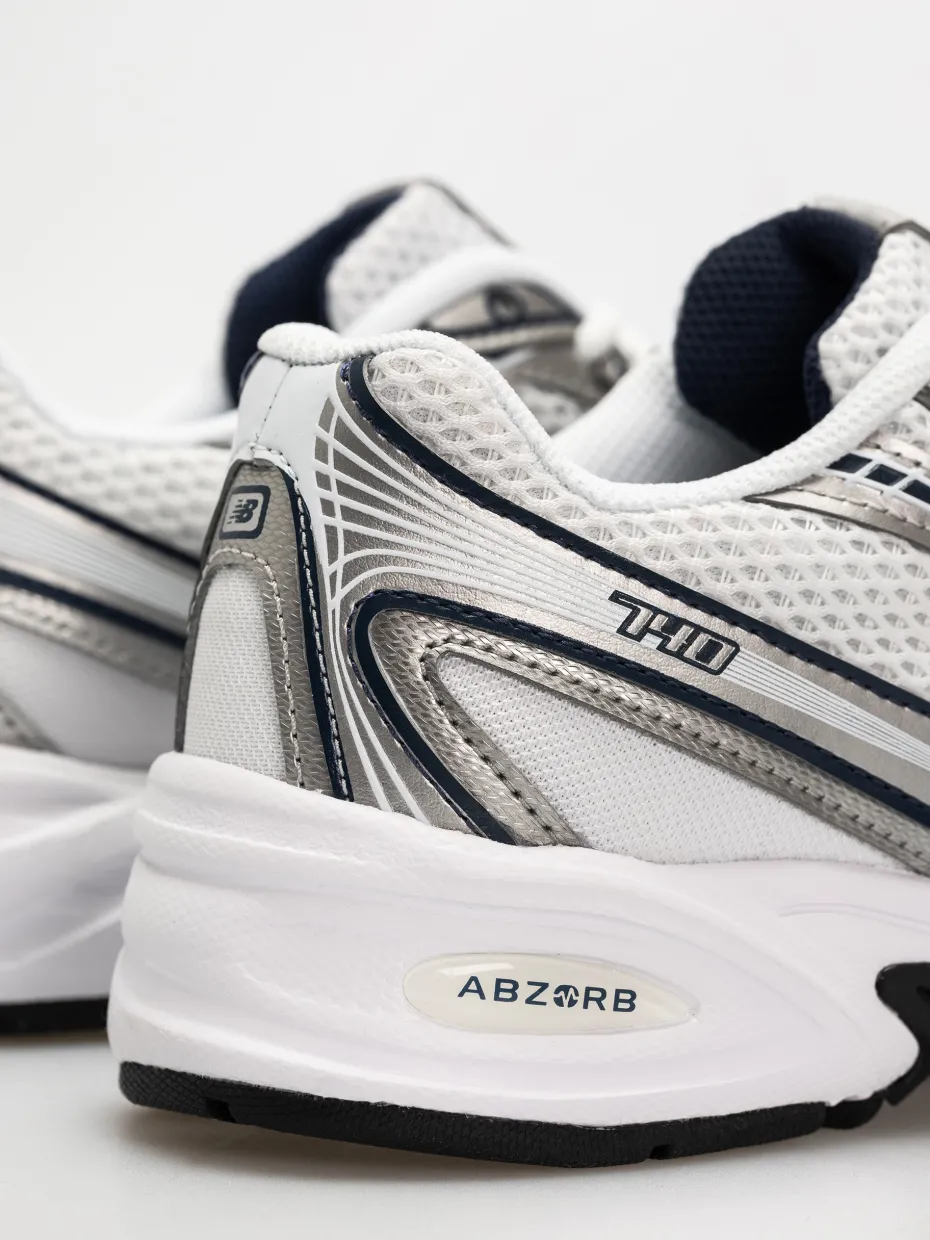 New Balance 740 Shoes