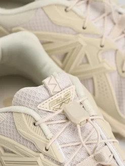 New Balance 610 Shoes