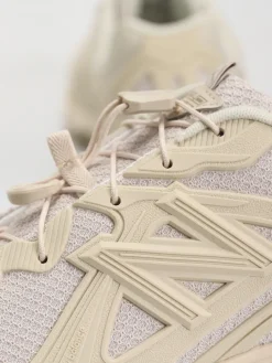 New Balance 610 Shoes