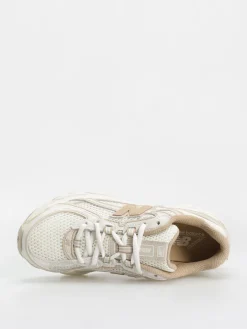 New Balance 740 Shoes