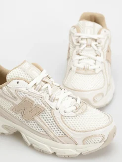 New Balance 740 Shoes
