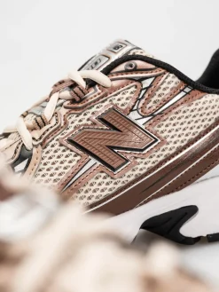 New Balance Shoes 740