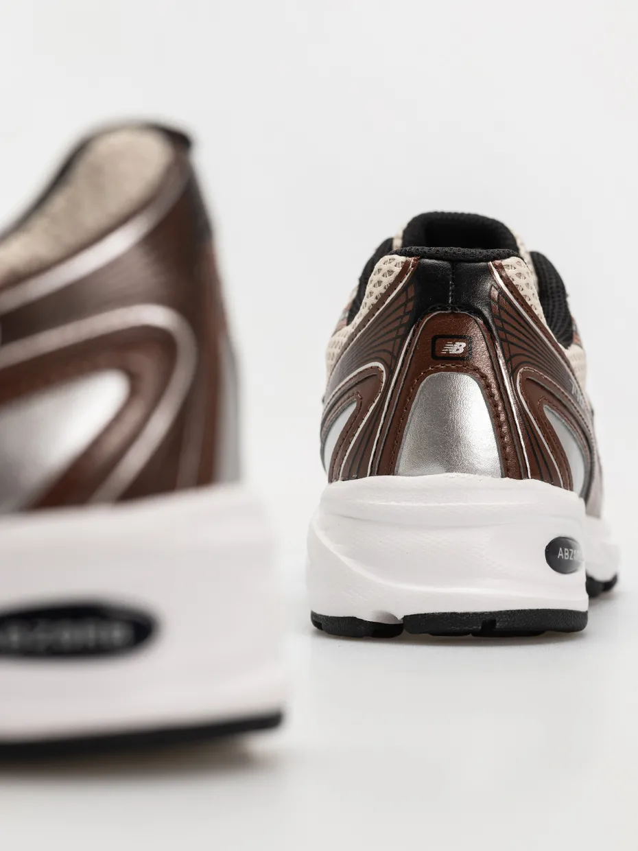 New Balance Shoes 740