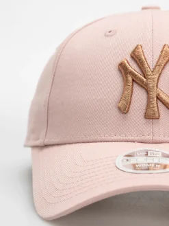 New Era Cap Metallic Logo 9Forty New York Yankees Wmn