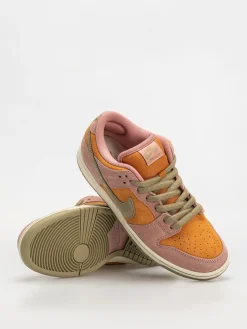 Nike SB Dunk Low Pro Shoes