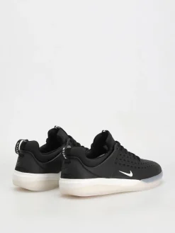 Nike SB Nyjah 3 Shoes