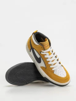 Nike SB React Leo Shoes