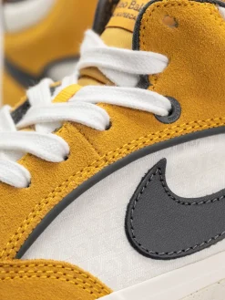 Nike SB React Leo Shoes