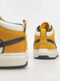 Nike SB React Leo Shoes