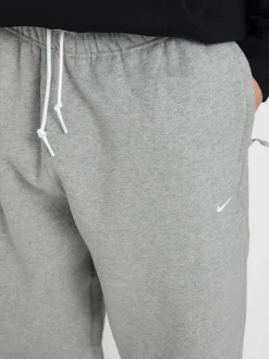 Nike SB Solo Swoosh Pants