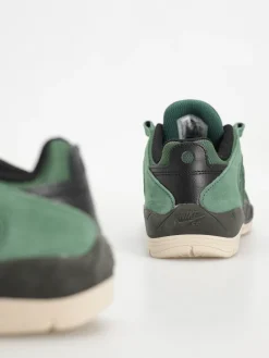 Nike SB Vertebrae Shoes