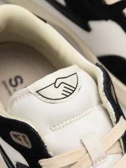 Stepney Workers Club Pro Cup 01 S-Strike Shoes