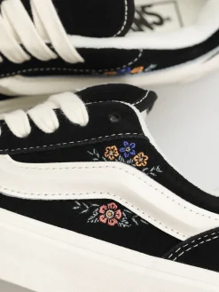 Vans Knu Skool Shoes