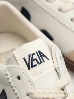 Veja Volley Wmn Shoes
